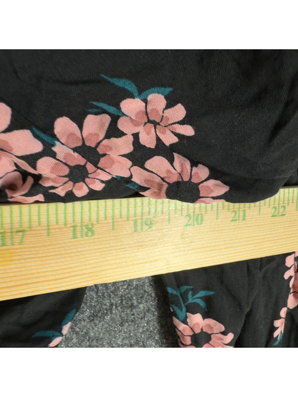 Wild Fable Cropped Top Women XL Black Floral Long Sleeve Lined Rayon Casual - Picture 3 of 7